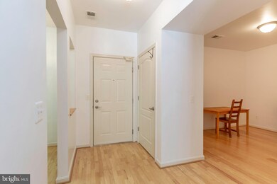 8607 Wintergreen Ct unit 305, Odenton, MD 21113 - photo 4