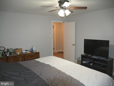 320 Rively Ave, Glenolden, PA 19036 - photo 5