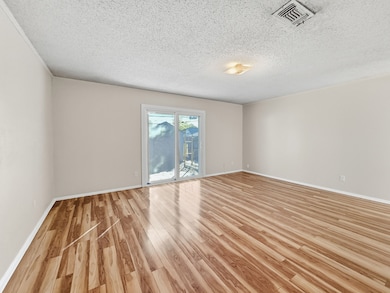 3718 W Rochelle Rd, Irving, TX 75062 - photo 4