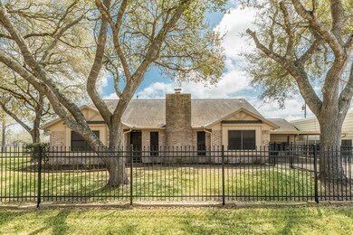 86 Robin Dr unit 350D, Alvin, TX 77511 - photo 3