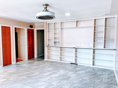 1510 Indiana living room 2