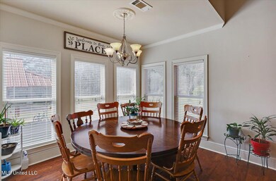 13-2099 E Franklin St