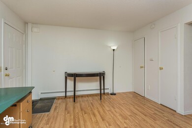 4511 Folker Street 17A-large-005-13-Livi