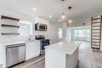 6492 Lontos Dr, Dallas, TX 75214 - photo 3