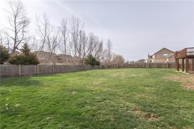 605 Roanke Dr, Raymore, MO 64083 - photo 6