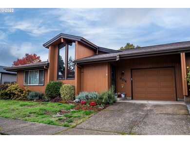 604 T St, Springfield, OR 97477 - photo 3