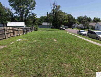 521 S Engineer Ave, Sedalia, MO 65301 - photo 6