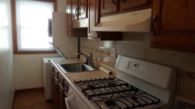 21 Hamilton St unit 2, Saugus, MA 01906 - photo 2