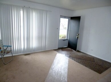 17304 Peach Grove Ln, Hazel Crest, IL 60429 - photo 2