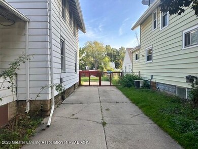333 Paris Ave, Lansing, MI 48910 - photo 2