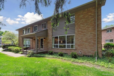 1047 N Old Woodward Ave unit 4, Birmingham, MI 48009 - photo 3