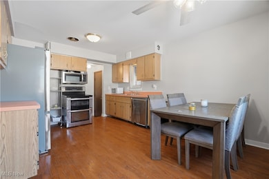 3255 Woodlawn Dr, Cleveland, OH 44134 - photo 5