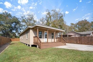970 Randolph St, Houston, TX 77088 - photo 2