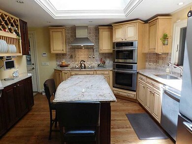 Kitchen. recent kitchen with granite, stainless ap