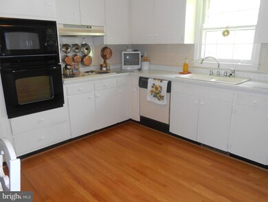 22929 Chestnut Rd, Lexington Park, MD 20653 - photo 2