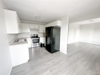 2110 De Leon St unit A, Donna, TX 78537 - photo 3