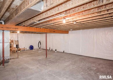 1561 W 68th St, Davenport, IA 52806 - photo 3