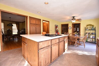 35 Briarbrook Dr, East Greenwich, RI 02818 - photo 3