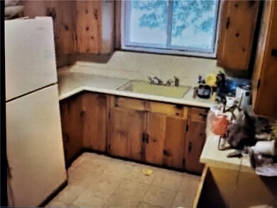 158 Arnold St, Woonsocket, RI 02895 - photo 4