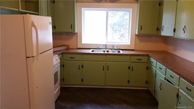 2060 Shelton Ave, Statesville, NC 28677 - photo 4