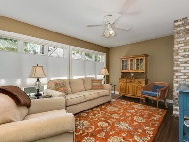 6376 Ithaca Ln N Maple Grove-021-29-Sunroom-MLS_Si