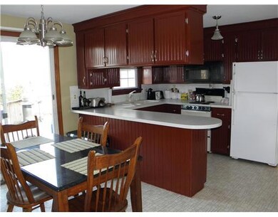 12 Laurel Ln, Warren, RI 02885 - photo 2