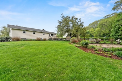 11 Huron Dr, Hudson, MA 01749 - photo 3