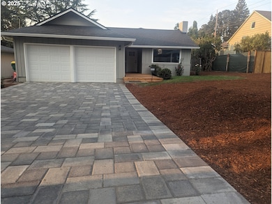 8009 SW Mapleleaf St, Portland, OR 97223 - photo 3