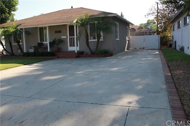 Driveway - Plenty of parking