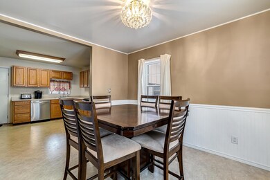 Dining into Kitchen