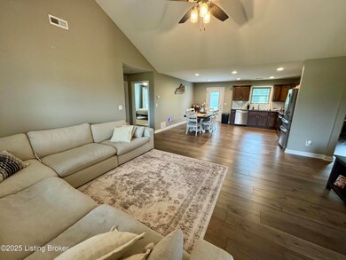 106 Hollow Springs Dr, Bardstown, KY 40004 - photo 4