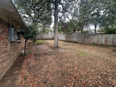 1125 Trailwood Dr, Hurst, TX 76053 - photo 2