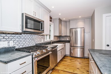05_52CreekRoad_4_5_Kitchen_HiRes