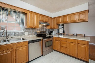 127 Augusta Cir, Harrisonburg, VA 22801 - photo 3