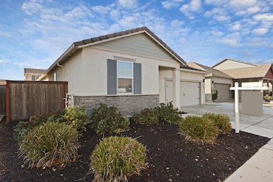 404 Central Pacific St, Lathrop, CA 95330 - photo 4