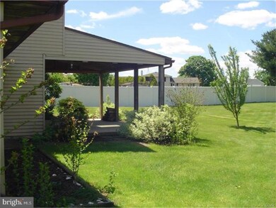 1739 Michael Dr, Whitehall, PA 18052 - photo 2