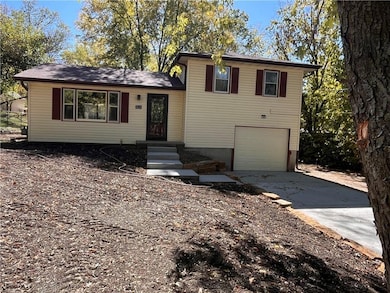 1828 E Pine St, Fort Scott, KS 66701 - photo 2