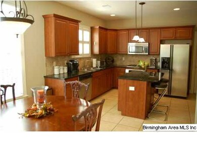 Kitchen w Eating Area