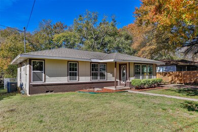 1429 S Lindsay St, Gainesville, TX 76240 - photo 2