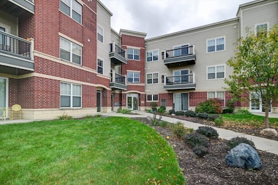 5192 Sassafras Dr unit 109, Fitchburg, WI 53711 - photo 3