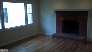 5710 Oakview Dr, Sykesville, MD 21784 - photo 3