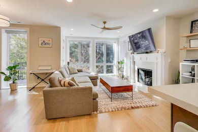 3533 N Fremont St unit 2, Chicago, IL 60657 - photo 2