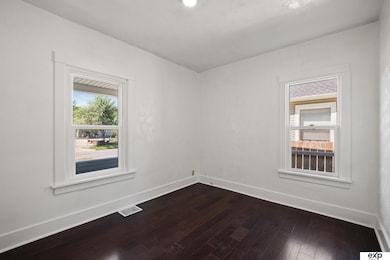 2738 Browne St, Omaha, NE 68111 - photo 7