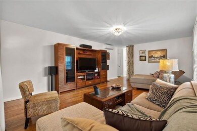 109 10th St, Staten Island, NY 10306 - photo 5