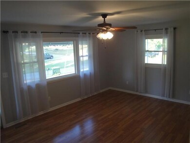 961 Emerson St, Manchester, TN 37355 - photo 2