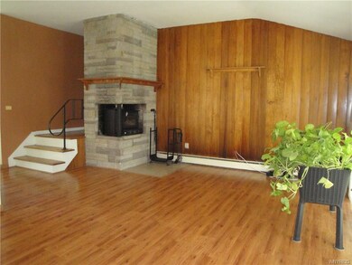 Pergo Flooring Enhances the Living Room Along with