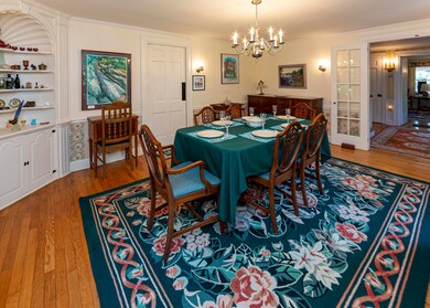 2-Lookout-Point-Interior-9