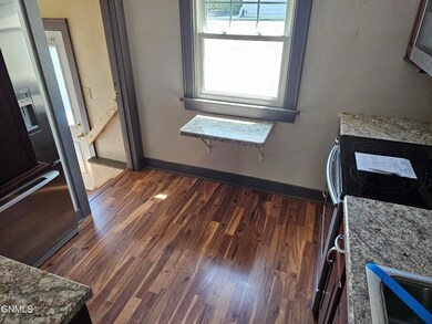 1023 N 8th St, Bismarck, ND 58501 - photo 5