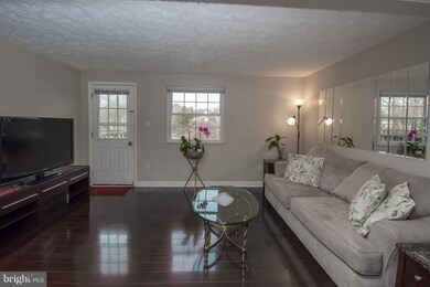 5910 Rowanberry Dr, Elkridge, MD 21075 - photo 4