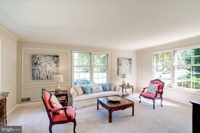 3708 Moss Brooke Ct, Fairfax, VA 22031 - photo 4